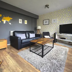 modern-central-family-home-for-6.cambridgehotelsuk.com/