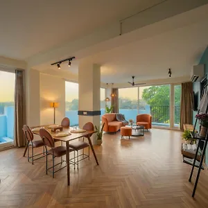 Minimalist Poshtel & Hotel Nova Deli